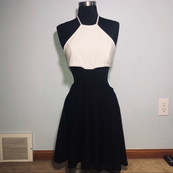 Textured Cutout Dress - Picture 2 of 8